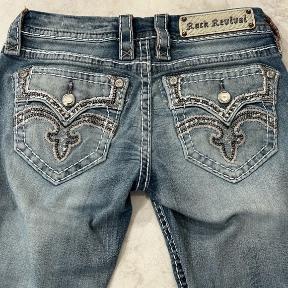 Rock Revival Karla Denim Capri Embellished Heavy Stitching Jeans Size 25 - Picture 1 of 17